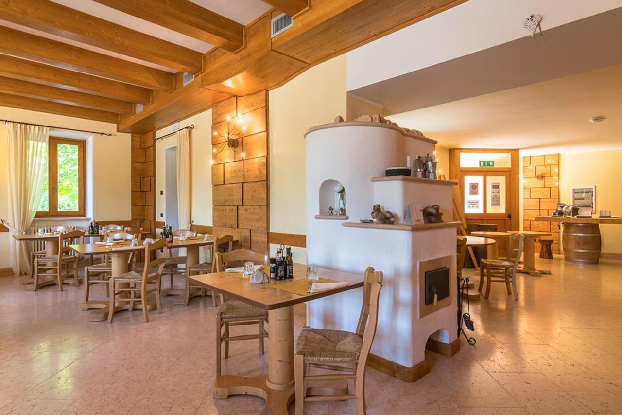 Locanda Alpina A 1250 Mt Ala Exteriör bild