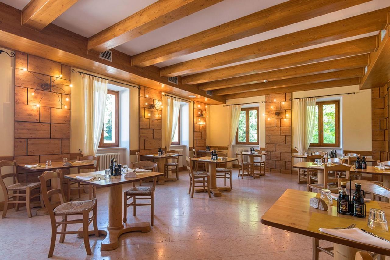 Locanda Alpina A 1250 Mt Ala Exteriör bild